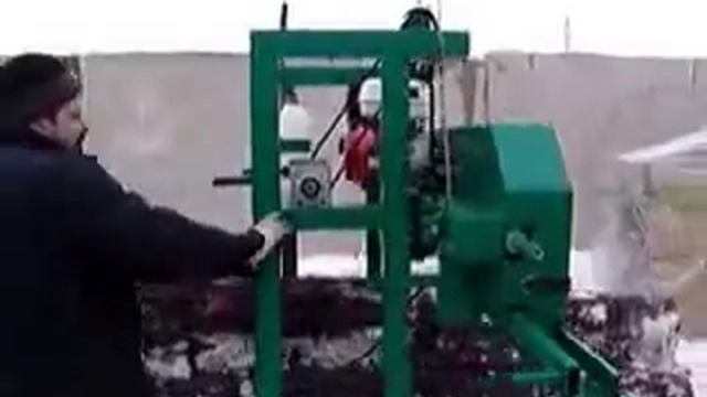 Пропил бревна диаметром 80 см на пилораме Тайга Т-2Б смотреть онлайн