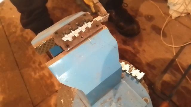 Как сделать гусеницы для модели танка. смотреть онлайн