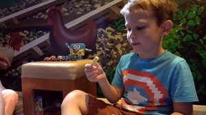 Уточка с конфетками на палочке и мятный M&M's Много прикольный и НЕ ВКУСНЫХ англ