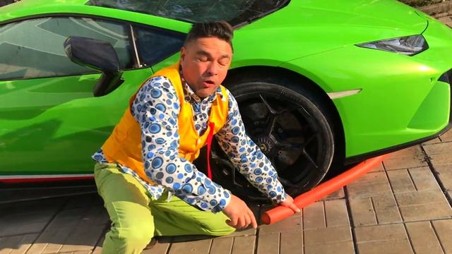 13+ Red Man put a Stick under Wheel Car VS Mr. Joe on Lamborghini Huracan смотреть онлайн