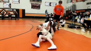 Вольная борьба. Девочка против мальчика. Смешанная борьба до 35 кг