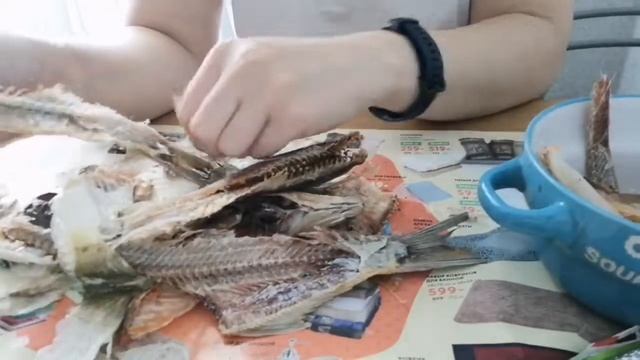 Как почистить воблу вяленую рыбу за 3 минуты смотреть онлайн