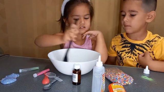 НАШ ПЕРВЫЙ СЛАЙМ! ШОК! СМОТРИ КАКОЙ КЛЕЙ! смотреть онлайн