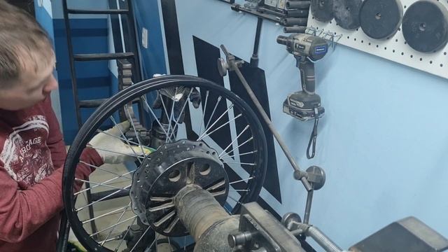 Сложная правка мото диска. смотреть онлайн