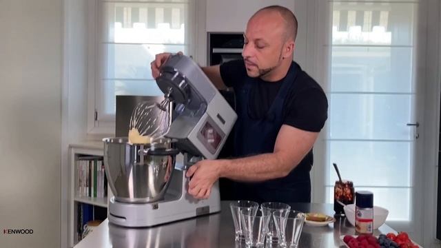 Coppa ai frutti di bosco con il Kenwood Cooking Chef смотреть онлайн