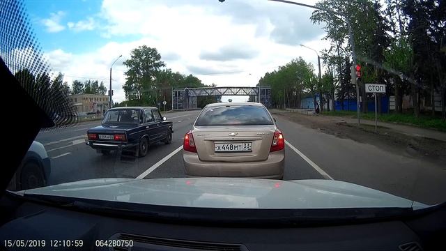 Водитель "Таксовичкоф" нарушает правила. Большое-Буньково, Ногинский р-он. гос.номер НХ66377 смотреть онлайн