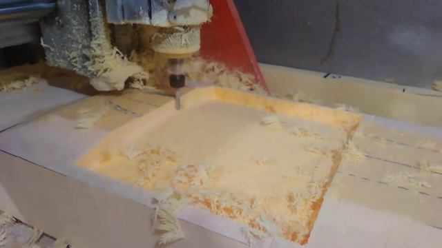 Фрезеровка пеноплекса переточенным сверлом