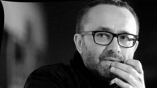 Тело нашли возле автомобиля....Люди прощаются с Андреем Звягинцевым.... смотреть онлайн