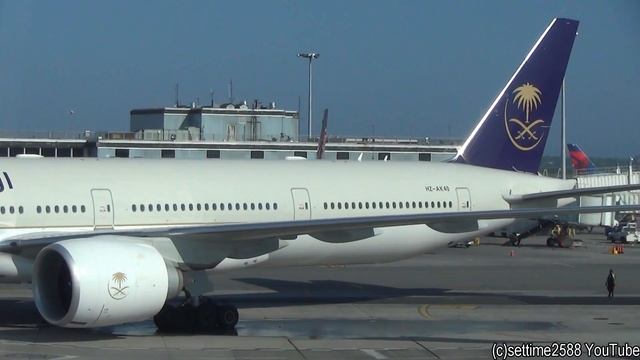 New York JFK Airport. Terminal View and Air Side Plane Spotting смотреть онлайн