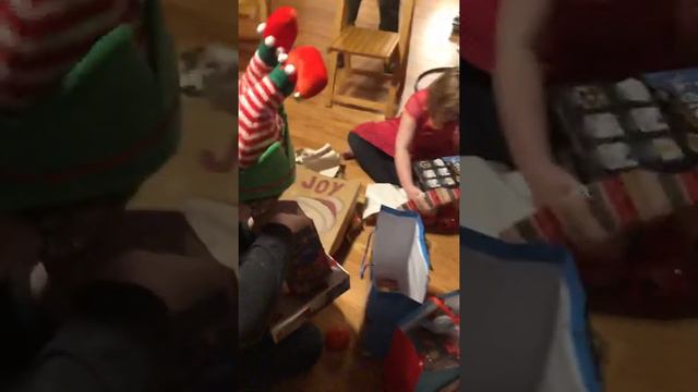 Opening the gifts смотреть онлайн