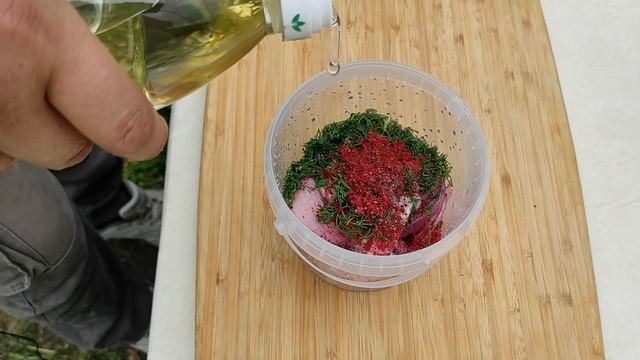 Маринованный лук к шашлыку быстро и просто. ENG SUB смотреть онлайн