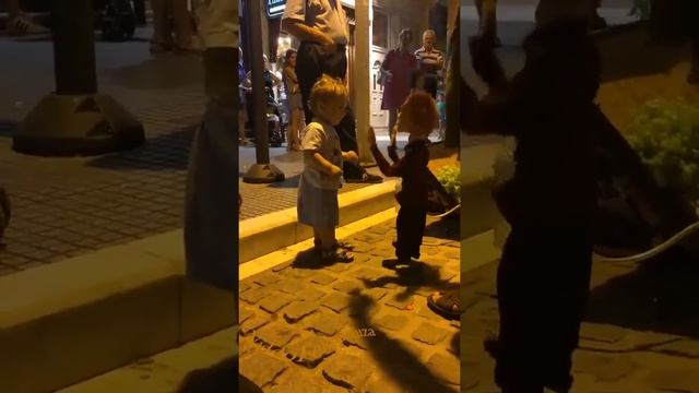 Подарите детям детство... смотреть онлайн