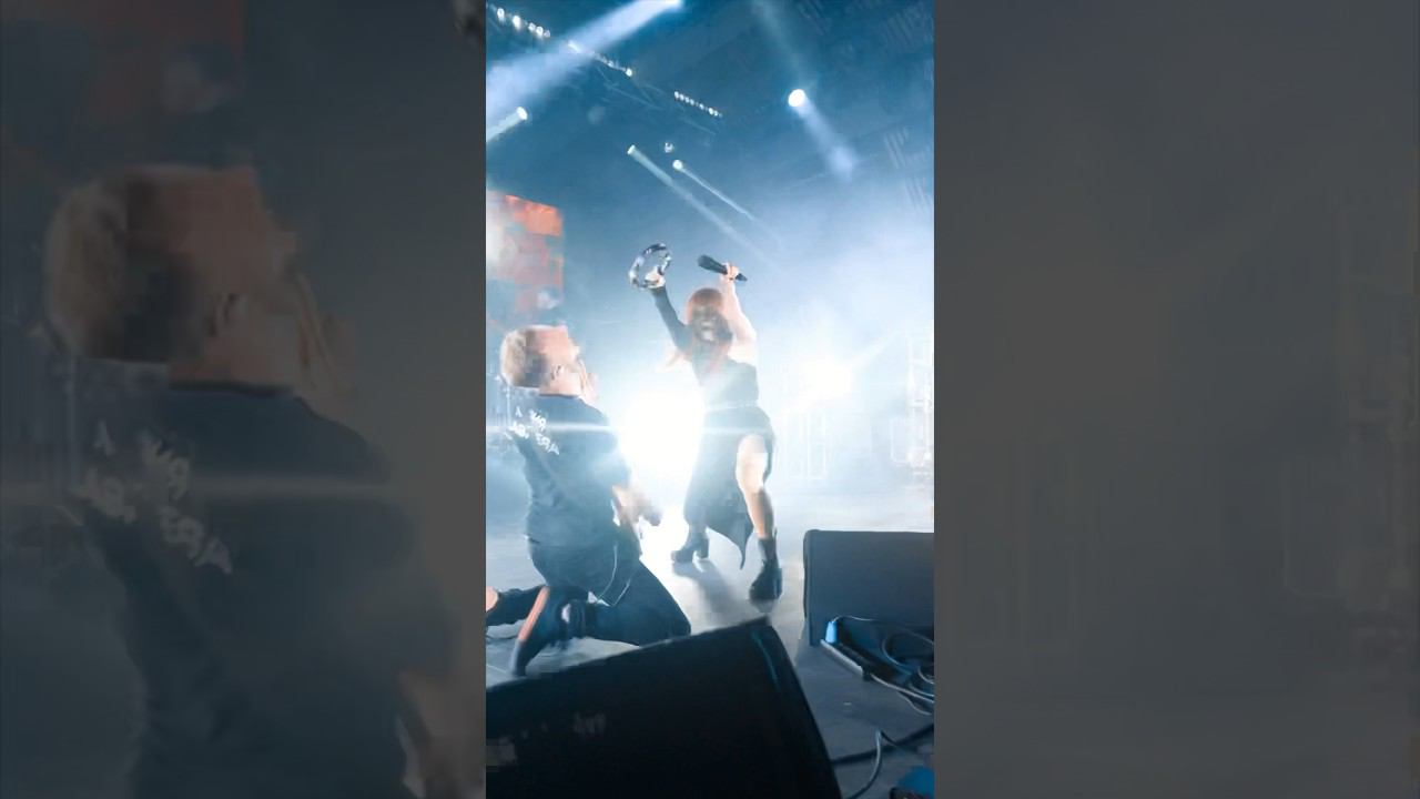 Жара на концерте #савичева #юлиясавичева смотреть онлайн