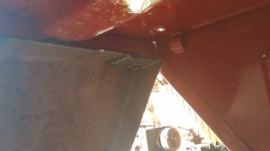 Т-25. Покраска капота и задних самодельных крыльев (кронштейнов)