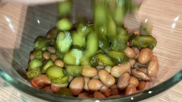 Salad with beans and gherkins in 5 minutes!!! смотреть онлайн