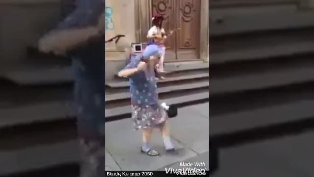 Бабушка танцует .... смотреть онлайн