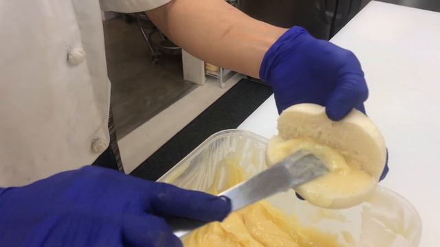 Special cute and delicious! A bakery you want to visit at least once | Japanese Bakery Tour смотреть онлайн