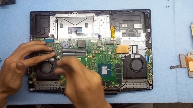 Dell G5 15 5500 - disassembly, Cleaning and upgrade || A Gaming Laptop || @MultiSolution1 смотреть онлайн