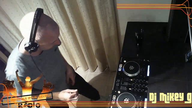 DJ MIKEY G - KLUBBERS PARADISE RADIO смотреть онлайн