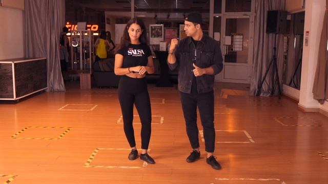 Salsa Intermediate Shines | The Mambo Swing | Salsa Footwork with Counting on1 & on2 смотреть онлайн