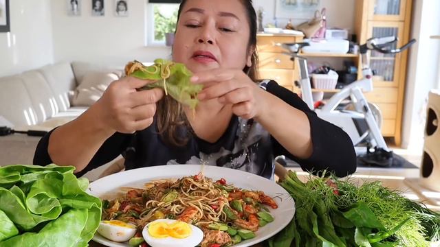 ยำขนมจีนกุ้งใส่น้ำปู ปลาร้านัว ⚠️เผ็ดสะเดิด 🦐🔥🔥🔥| กับยายนาง8. oktober 2019 смотреть онлайн