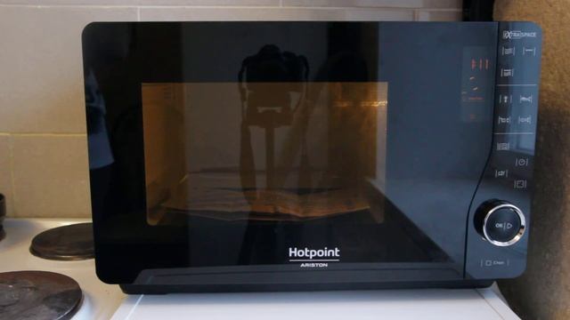 Приготовление попкорна Микроволновая печь Hotpoint ARISTON MWHA 2622 смотреть онлайн