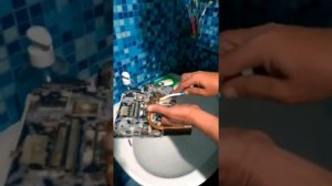 Моем материнскую плату