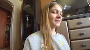 БУТЫЛОЧКА НА ПОЦЕЛУИ У ДИМЫ ДОМА))РОДИТЕЛЕЙ НЕТ)))