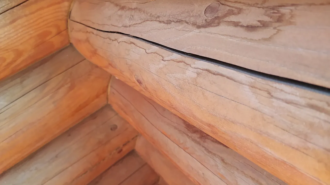 Чем ЗАДЕЛАТЬ Трещины На БРЁВНАХ Срубового ДОМА смотреть онлайн