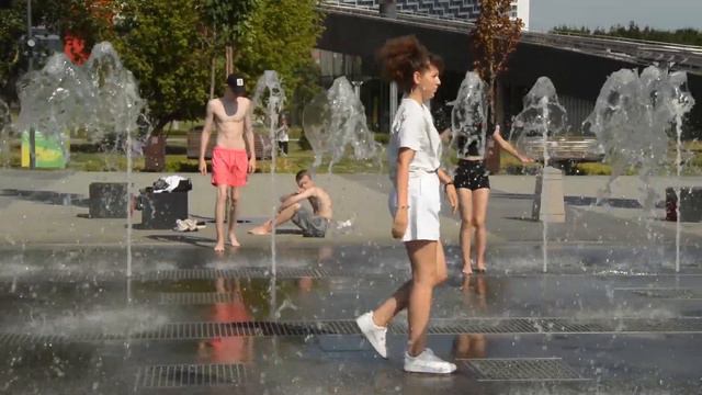 Girls. Cheerful and wet happiness of summer-1! / Девушки. Веселое и мокрое счастье лета-1! смотреть онлайн