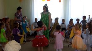 Хоровод с платочками «Во поле березка стояла»