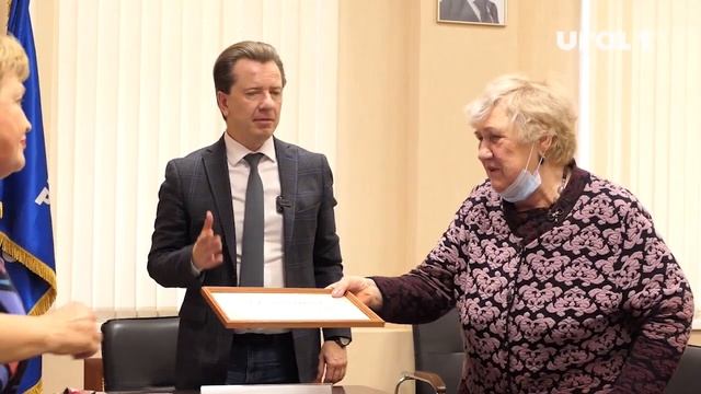 Челябинские ветераны начали получать первые новогодние подарки смотреть онлайн