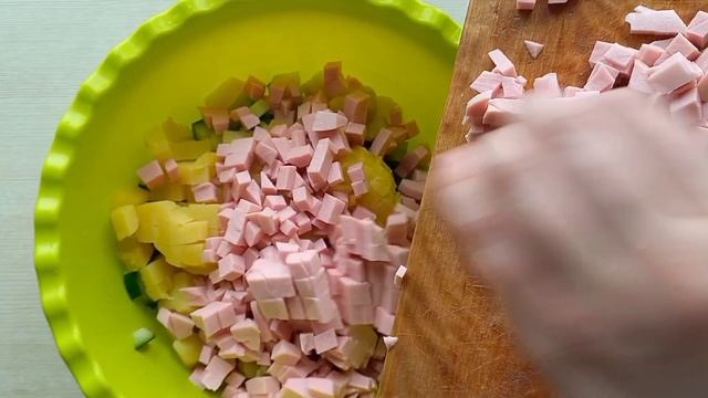 Готовлю ОКРОШКУ только так! Традиционная окрошечка НА КВАСЕ с колбасой | очень вкусный рецепт смотреть онлайн