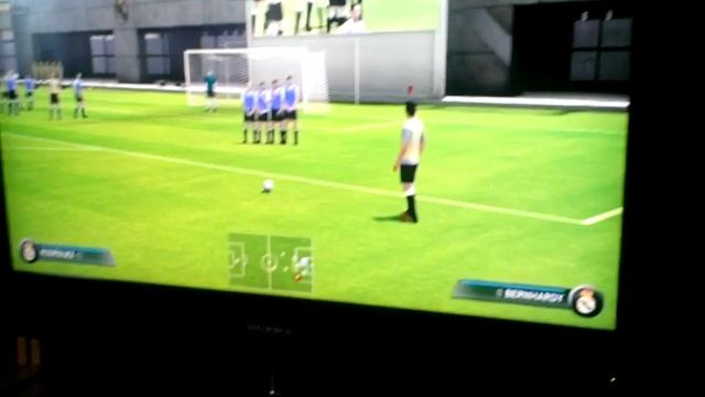 Учим бить штрафные и кручёные удары в матче смотреть онлайн