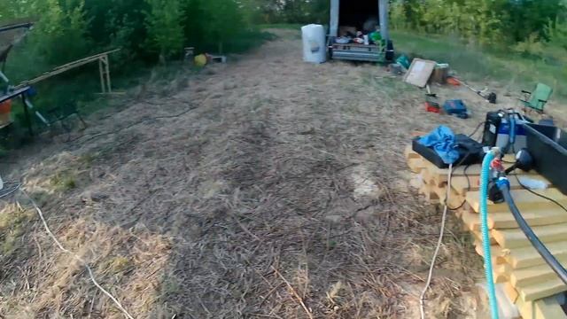 Видеонаблюдение на участке, выпиливаю заросли, собираю каркас бытовки, раскусил провайдера смотреть онлайн