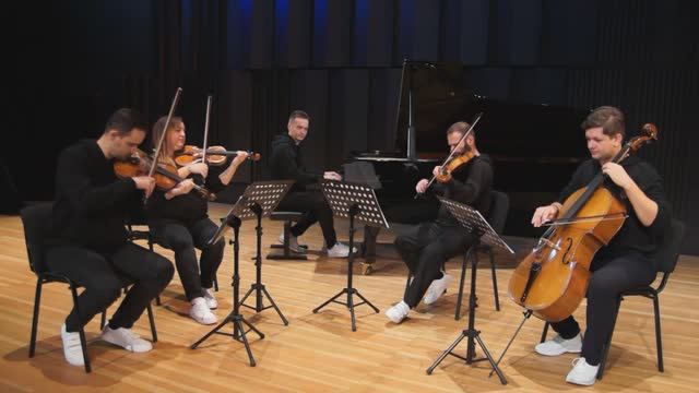 "Этот Ноябрь"- (This November) - для ф-но и струнного квартета