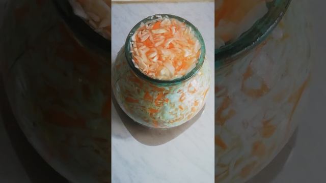 Солим капусту в рассоле. Самая вкусная, хрустящая смотреть онлайн