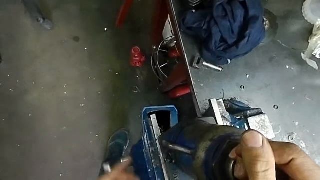 Ремонт бутылочного домкрата 20 тонн часть 1 смотреть онлайн