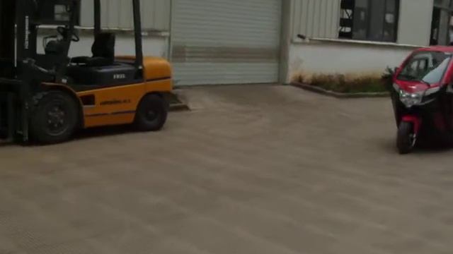 Электроскутер трицикл с кабиной TRISCOOTER ELEJULI 2000W Купить 8 800 777 40 97 электромобиль смотреть онлайн