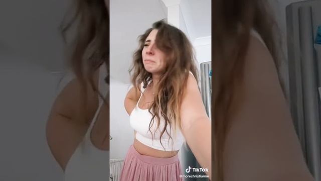 Hayfever Sneeze TikTok смотреть онлайн