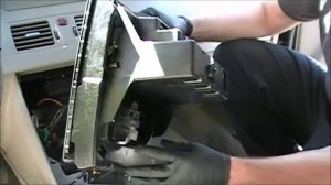 How to remove your Volvo XC90 Radio and Climate Control unit