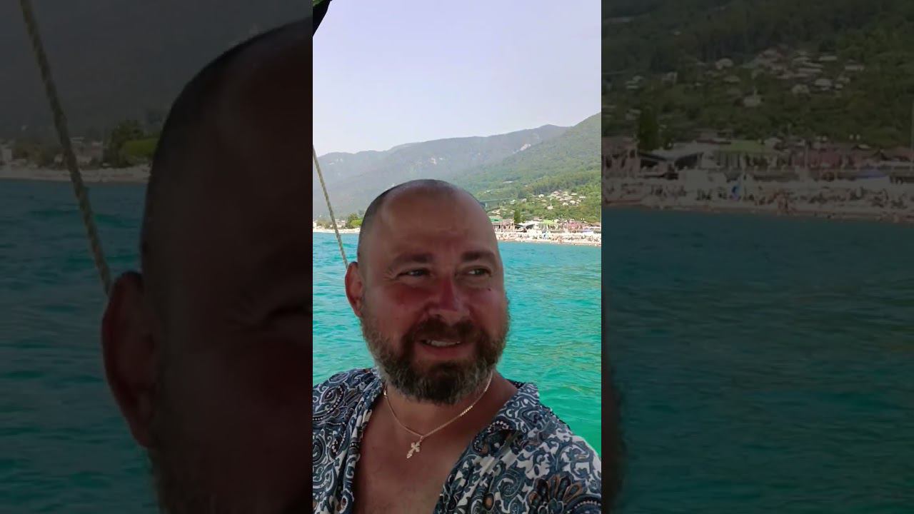 Новая Гагра. Взяли катамаран и отправились купаться. Август 2023 смотреть онлайн