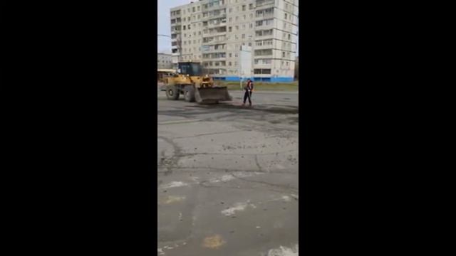 РЕМОНТ ДОРОГ ПО НАНОТЕХНОЛОГИИ 2020 / ПРИКОЛЬНОЕ ВИДНО смотреть онлайн