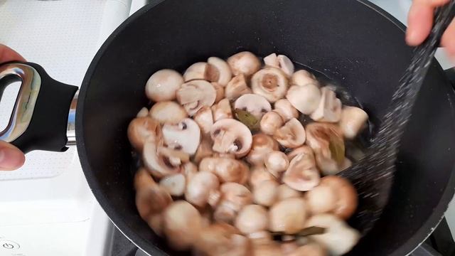 Рецепт маринованных шампиньонов в домашних условиях за 10 минут. Блюдо нового года 2022 смотреть онлайн