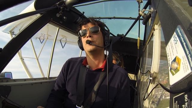 Flying over SCHIPHOL AIRPORT and AMSTERDAM in a husky! смотреть онлайн