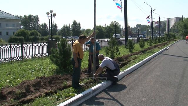 Заканчивается благоустройство сквера возле краеведческого музея смотреть онлайн