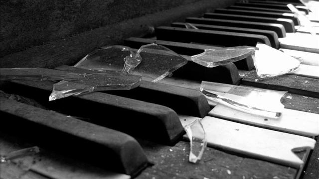 Scripted Memories - a perfect failure ( piano demo version ) смотреть онлайн