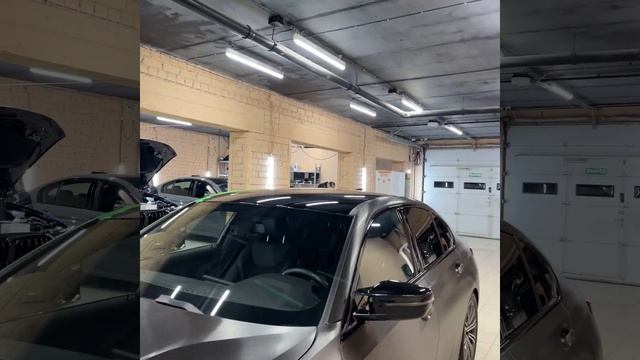 BMW G20 320D - двухцветная оклейка кузова - яркий зеленый сатин и шлифованный алюминий смотреть онлайн