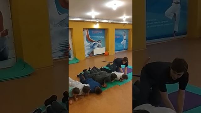 Упражнения наземной акробатики 2 смотреть онлайн