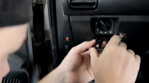 ТАЗОБУДНИ #3 / ВАЗ 2110 Кнопка блока предохранителей